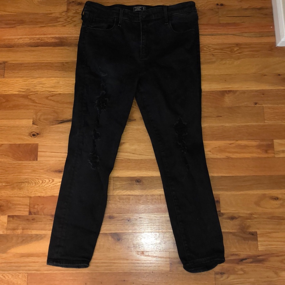 ABERCROMBIE DISTRESSED HIGH RISE JEANS